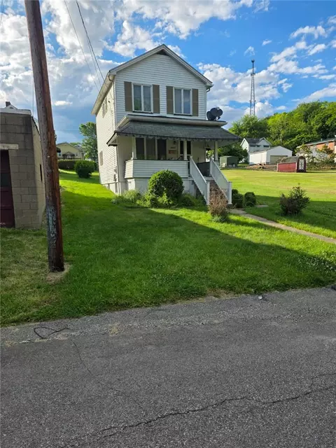 1013 Howell St, Vandergrift, PA 15690