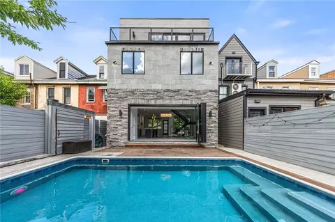 127 12 Banner Way, Pittsburgh, PA 15201
