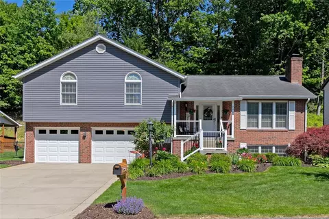 201 Apple Hill Dr, Delmont, PA 15626