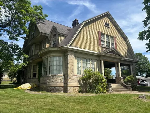 1126 High St, Brownsville, PA 15417