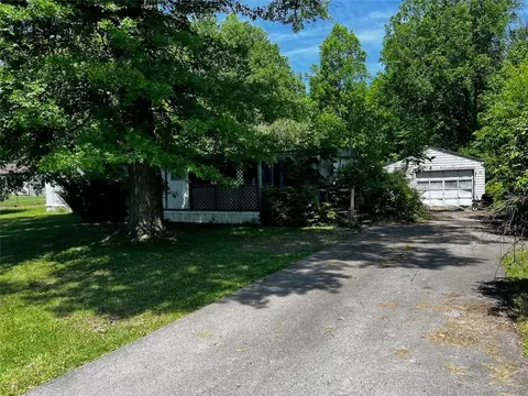 3651 Sample Rd, Hermitage, PA 16148 photo 2