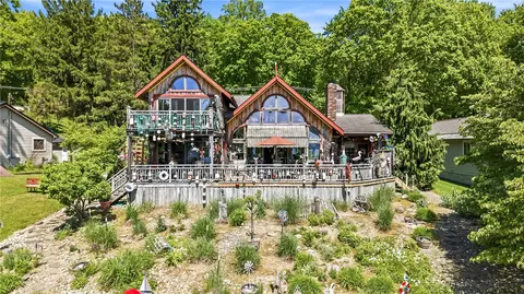 4621 E Lake Rd, Jamestown, PA 16134