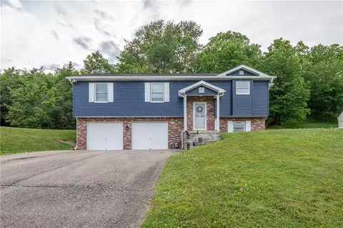 1053 New London Dr, Greensburg, PA 15601