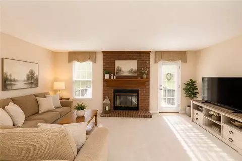 Living - 433 Georgetown Ct, Seven Fields, PA 16046 photo 1 of 2