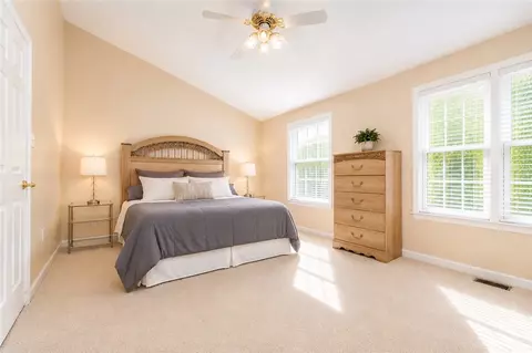 Bedroom - 433 Georgetown Ct, Seven Fields, PA 16046 photo 1 of 3