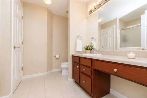 Bath - 433 Georgetown Ct, Seven Fields, PA 16046 photo 2 of 4