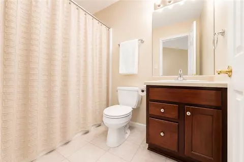 Bath - 433 Georgetown Ct, Seven Fields, PA 16046 photo 4 of 4