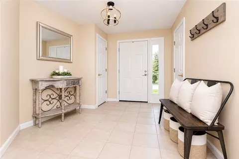 Entry Way - 433 Georgetown Ct, Seven Fields, PA 16046 photo 1 of 3