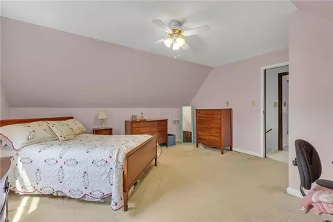 Bedroom - 210 Pine Dr, Coraopolis, PA 15108 photo 4 of 6