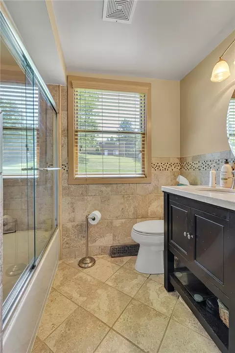 Bath - 210 Pine Dr, Coraopolis, PA 15108 photo 2 of 2