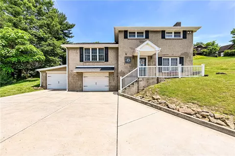 765 Robbins Station Rd, Irwin, PA 15642