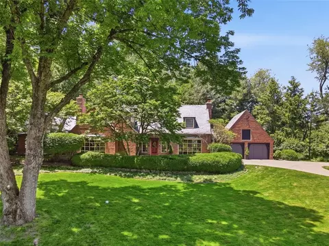 600 Foxhurst Rd, Pittsburgh, PA 15238
