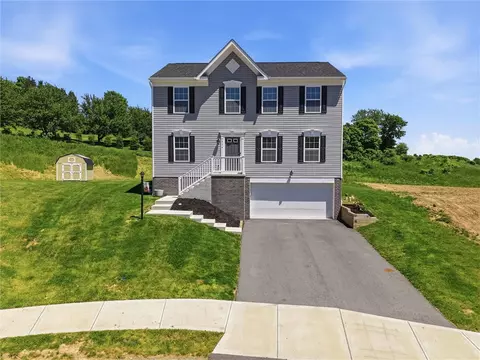 714 Dahlia Dr, Belle Vernon, PA 15012