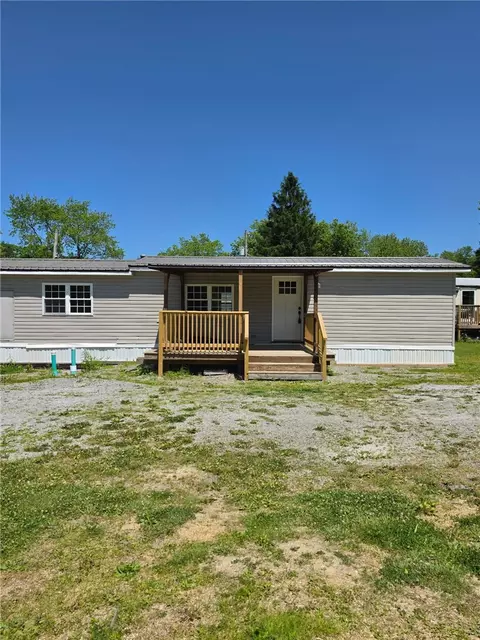 834 Mcgee Ln, Derry, PA 15627