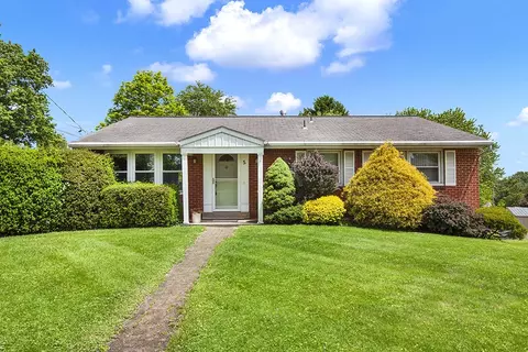 5 Shawnee Dr, Greensburg, PA 15601
