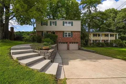 1520 Woodstream Dr, Glenshaw, PA 15116