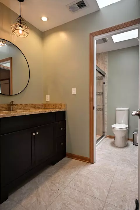 Bath - 2381 Mount Vernon Ave, Export, PA 15632 photo 5 of 6