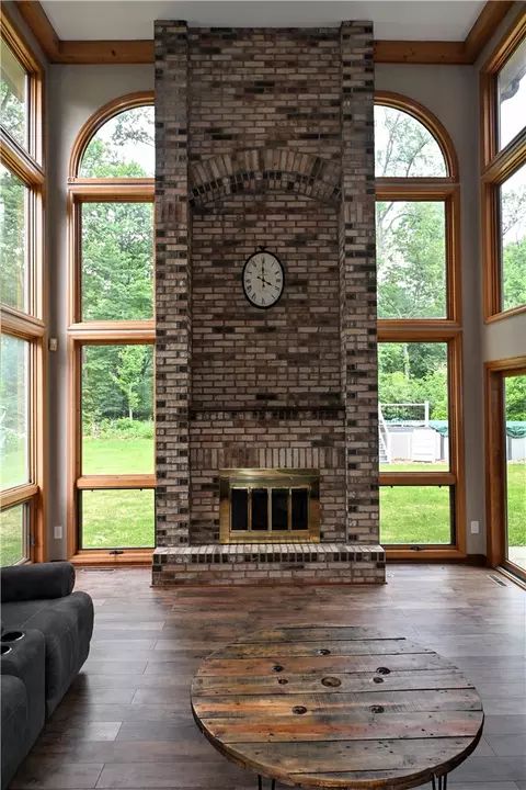 Living - 2381 Mount Vernon Ave, Export, PA 15632 photo 5 of 8