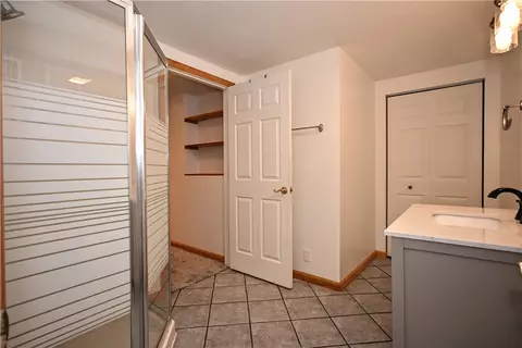 Bath - 2381 Mount Vernon Ave, Export, PA 15632 photo 6 of 6