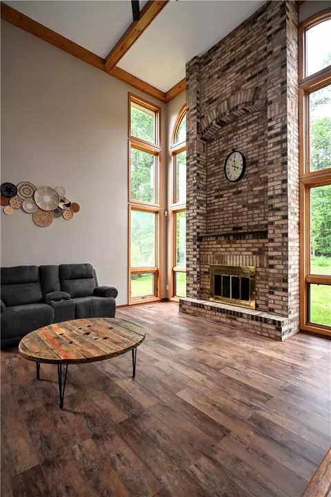 Living - 2381 Mount Vernon Ave, Export, PA 15632 photo 4 of 8