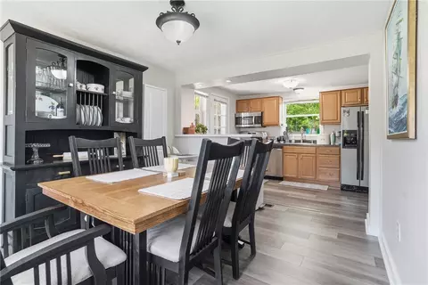 Dining - 11 E Willock Rd, Pittsburgh, PA 15227 photo 2 of 5