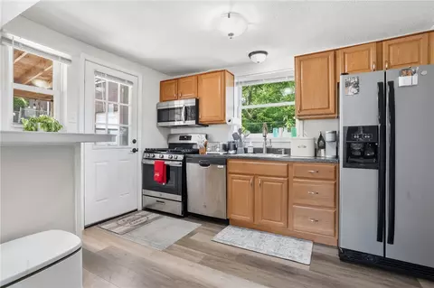 Kitchen - 11 E Willock Rd, Pittsburgh, PA 15227 photo 5 of 5