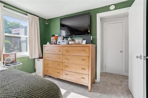 Bedroom - 11 E Willock Rd, Pittsburgh, PA 15227 photo 5 of 10