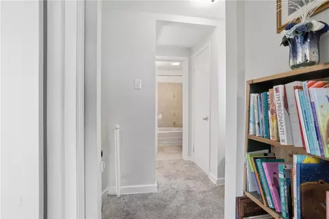 Entry Way - 11 E Willock Rd, Pittsburgh, PA 15227 photo 4 of 5