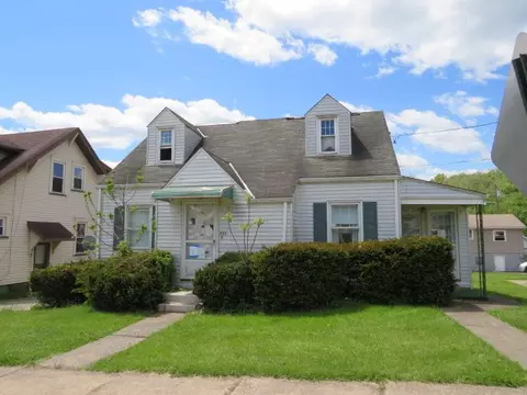225 N Main St, Houston, PA 15342