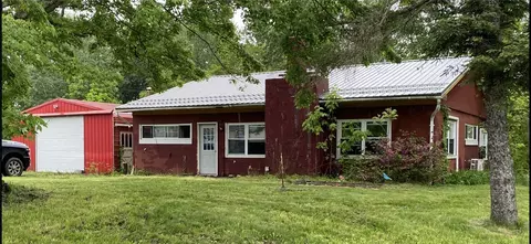 9137 N Sunnyside Dr, Linesville, PA 16424