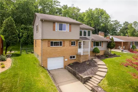 439 Woodrift Ln, Pleasant Hills, PA 15236
