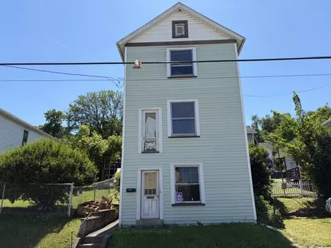 939 Meadow Ave, Charleroi, PA 15022