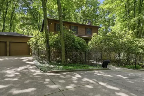 137 Spring Valley Rd, Valencia, PA 16059