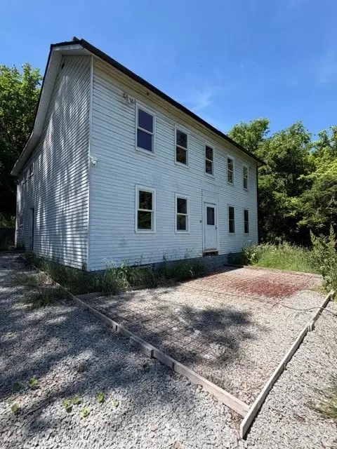 55 Pumpkin Center Rd, Finleyville, PA 15332