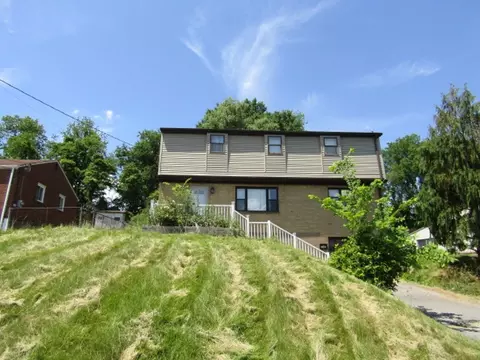 5560 Clarene Dr, Bethel Park, PA 15102