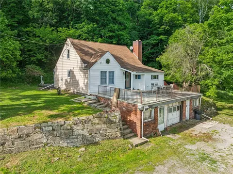 106 Shady Ln, Aliquippa, PA 15001