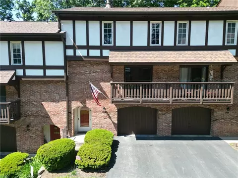 610 Maplewood Ct, Pittsburgh, PA 15237