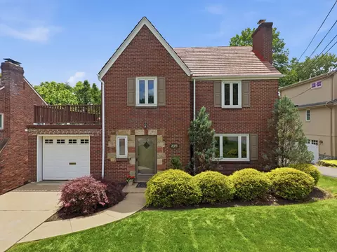 506 Parkview Dr, Pittsburgh, PA 15243