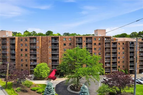 1500 Cochran Rd #900, Pittsburgh, PA 15243