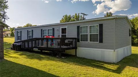 108 E 1st St, Crucible, PA 15325