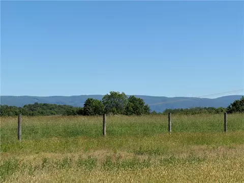 187 Sumey Rd, Mcclellandtown, PA 15458