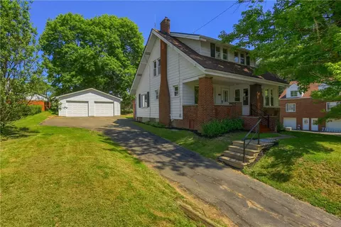 1919 Mercer Rd, Ellwood City, PA 16117