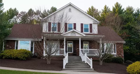 2358 Golfview Dr, Pittsburgh, PA 15241