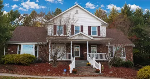 2358 Golfview Dr, Pittsburgh, PA 15241