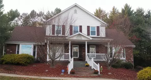 2358 Golfview Dr, Pittsburgh, PA 15241