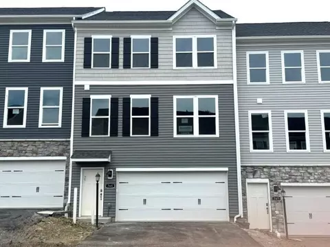 765 Olivia St, Pittsburgh, PA 15205