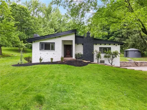 106 Nyetimber Pkwy, Coraopolis, PA 15108