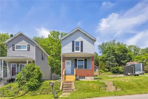 3521 W 3rd Ave, Beaver Falls, PA 15010
