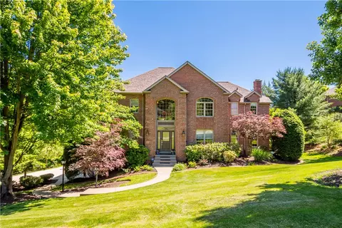 301 Bunker Hill Dr, Mcmurray, PA 15317