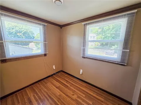 Bedroom - 111 Jefferson Dr, Clairton, PA 15025 photo 6 of 10
